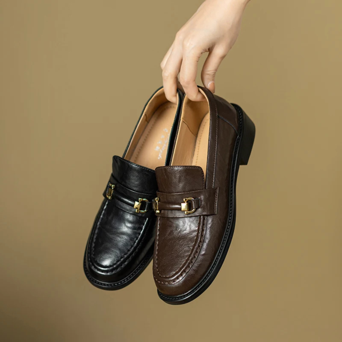 The Montepulciano - Herrklassiska Slip On Läder Loafers med Metallspänne