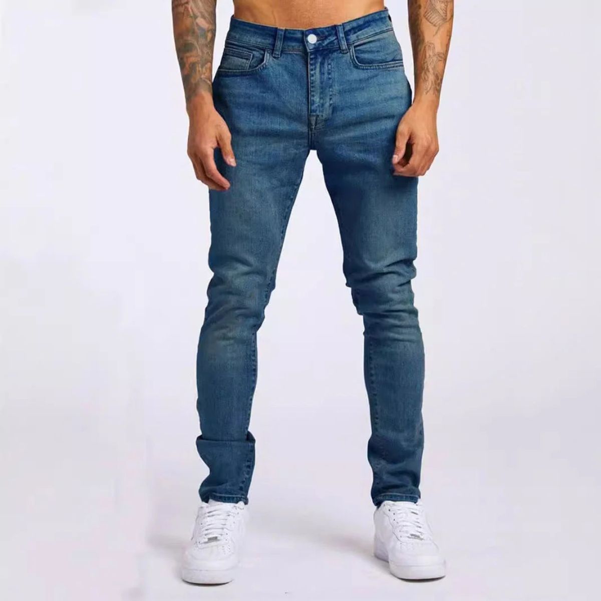 Slim fit klassiska jeans i denim Milano, garanterad elegans och komfort