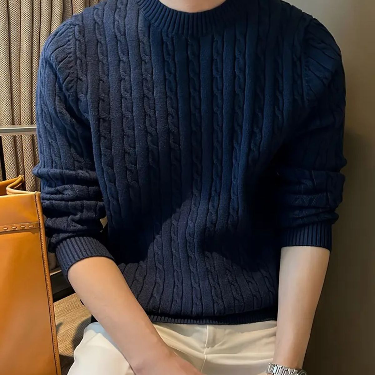 Elegant herrpullover i kashmir och merinoull – marinblå