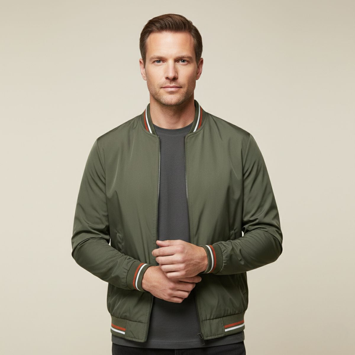 The Balmoral Bomber: Slim Fit Casual Huvtröja med dragkedja för en stilfull och bekväm look