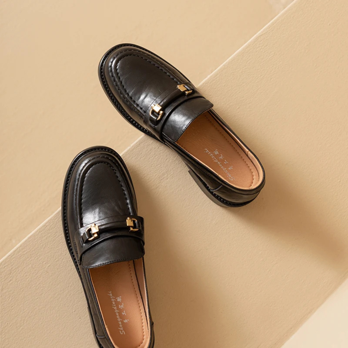 The Montepulciano - Herrklassiska Slip On Läder Loafers med Metallspänne