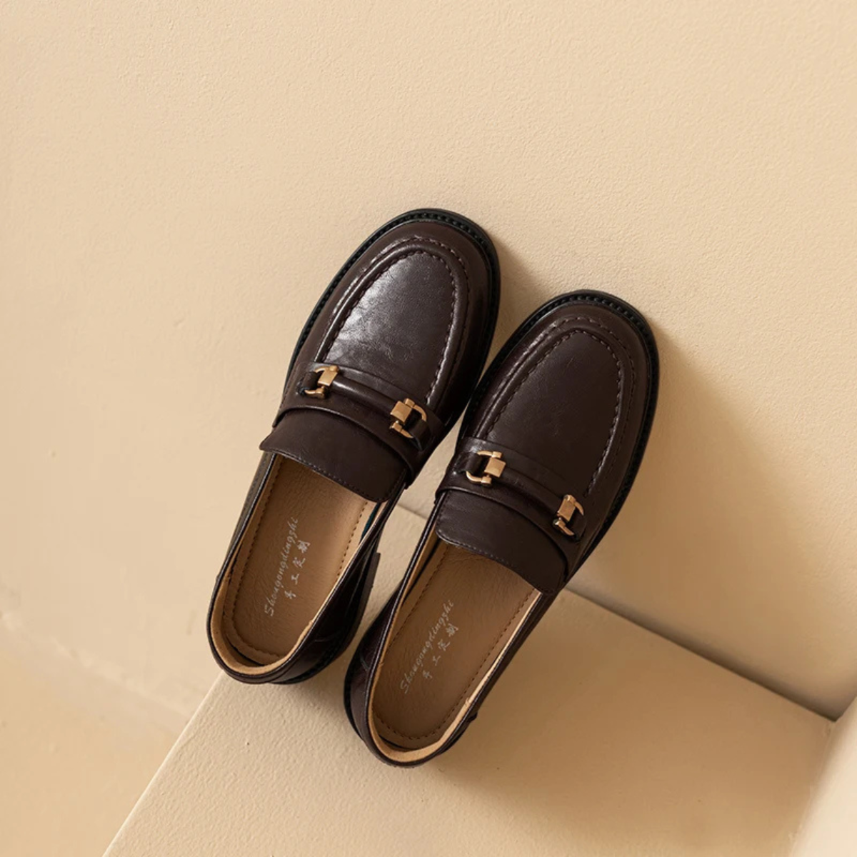 The Montepulciano - Herrklassiska Slip On Läder Loafers med Metallspänne