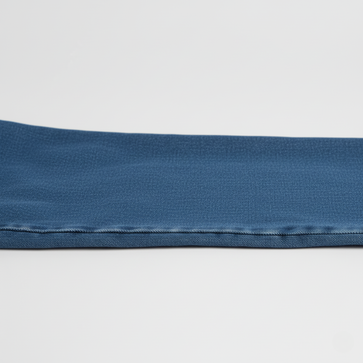 Slim fit klassiska jeans i denim Milano, garanterad elegans och komfort