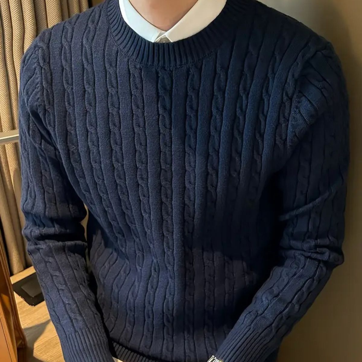 Elegant herrpullover i kashmir och merinoull – marinblå
