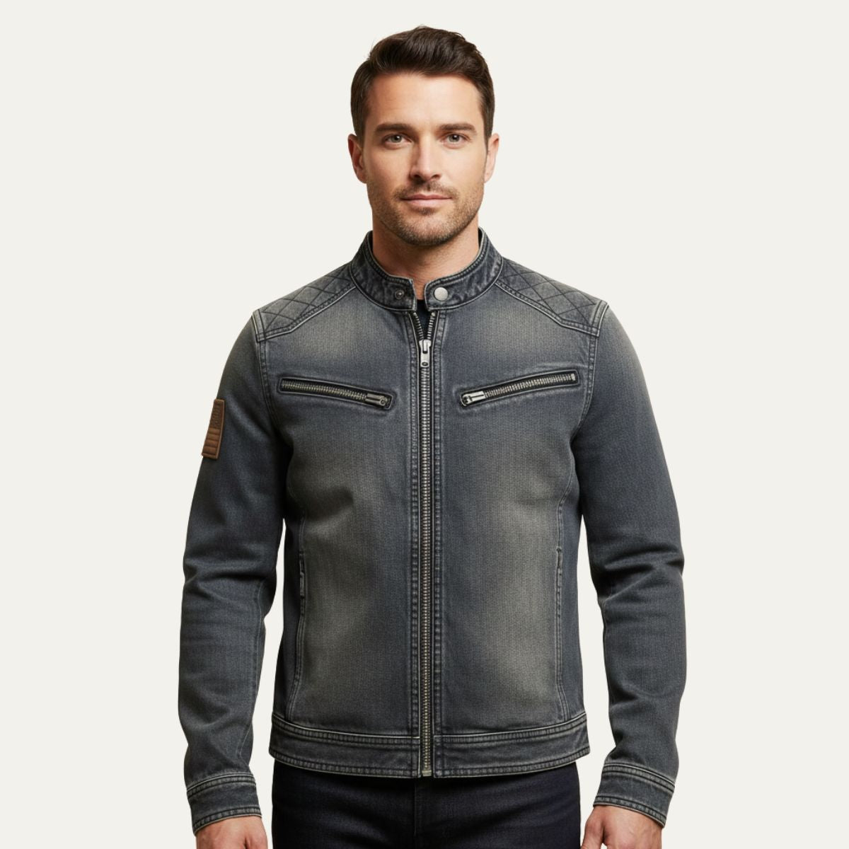 Slim fit denimjacka för herrar med i-hood krage