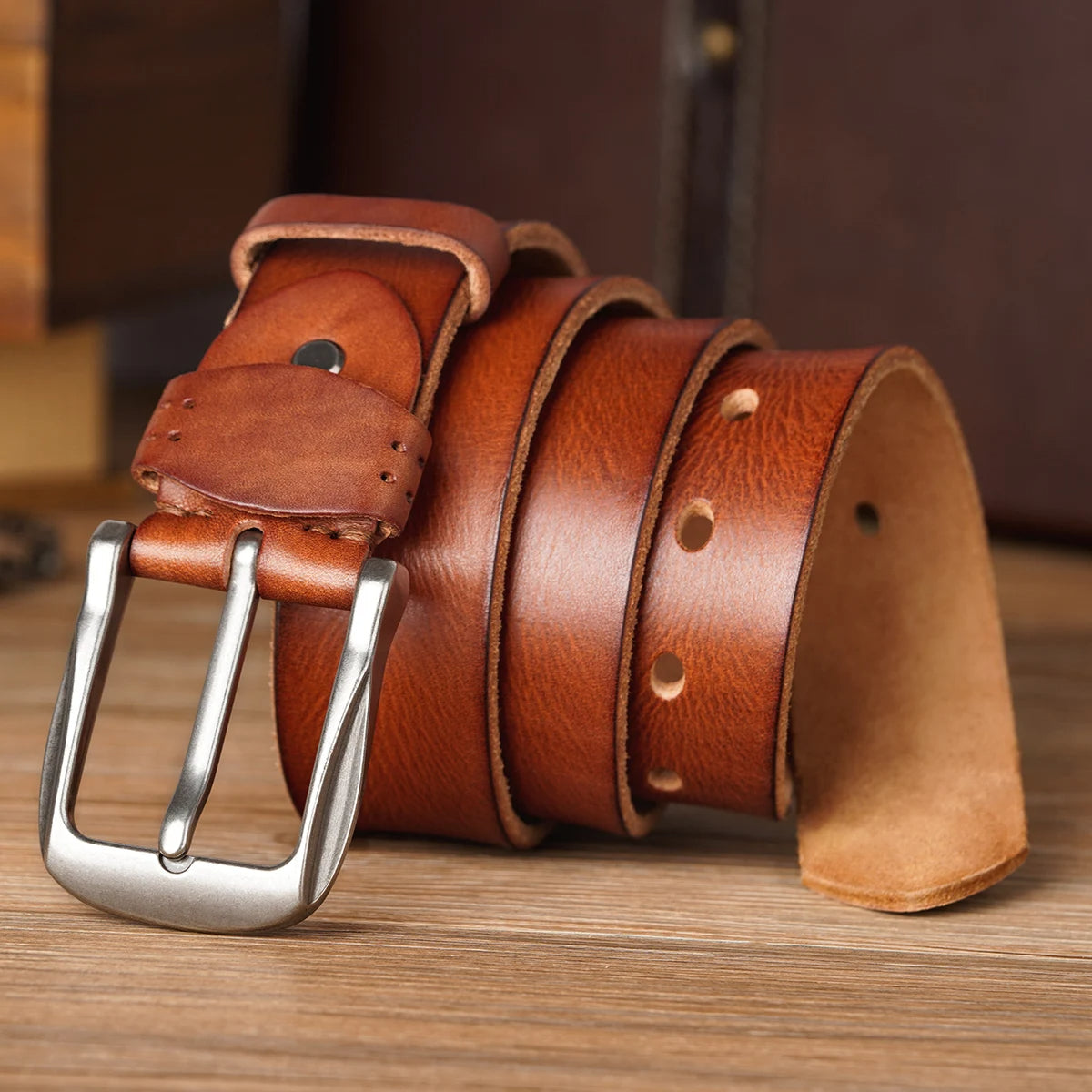 Farnham Belt – Classic Cowhide Leather, Hand-Perforated