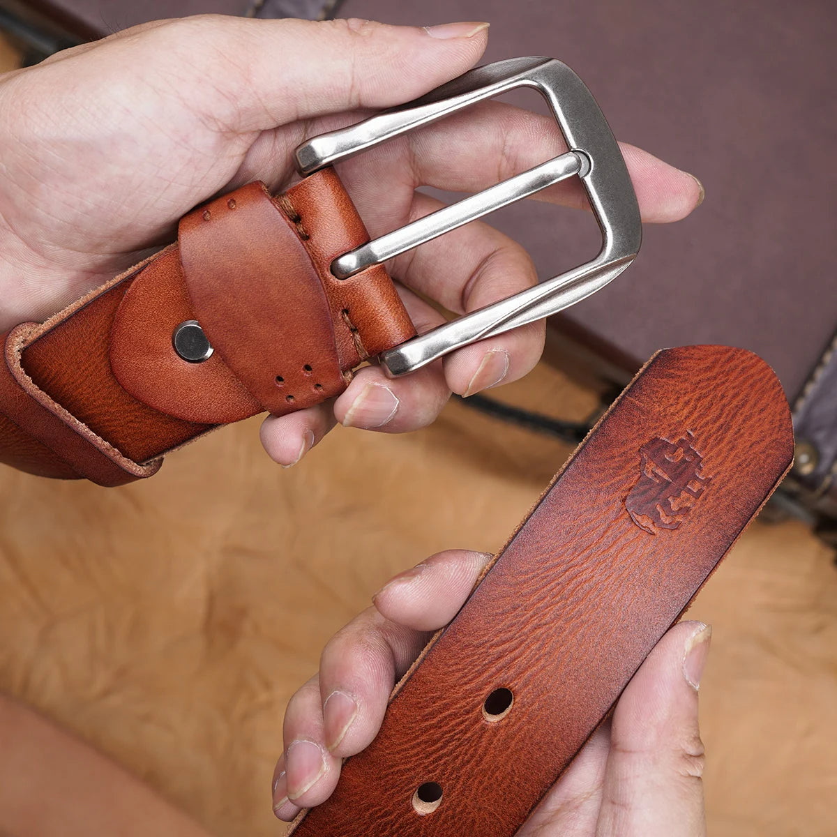 The Redford Belt – Stylish Vintage Cowhide Leather Accessory with Timeless Buckle