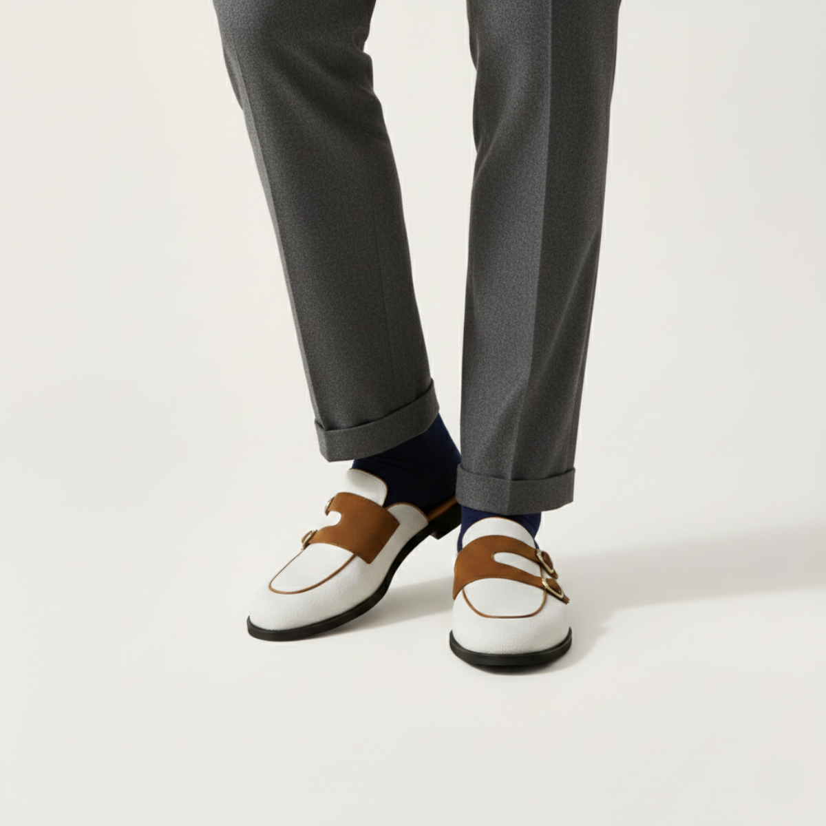 The Westbury - Eleganta slip-on-loafers för herr med spänne och remmar i mocka